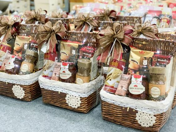 DIY Gift Hampers: Adding a Personal Touch to Your Presents